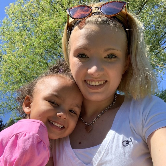 Meet your Posher, Tabitha - Picture 1 of 1